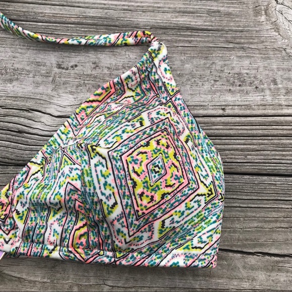 Victoria’s Secret Triangle Bikini Top Circle Ring Center Paisley Print - Picture 3 of 8